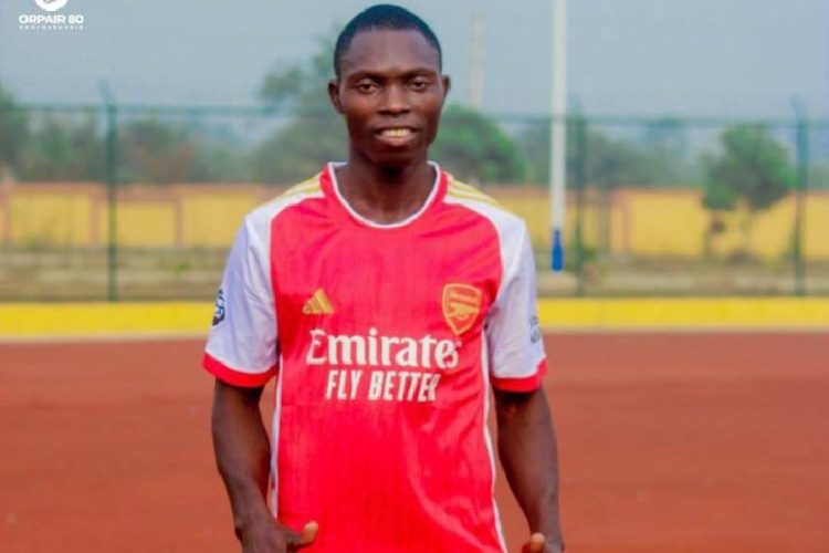 Itche Abdoul Razack prolonge son test à Coton Sports