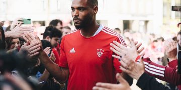 Steve Mounié n’a toujours pas pris sa décision concernant son avenir à Brest