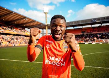 Aiyegun Tosin entre dans l’histoire après le sacre de Lorient en Ligue 2