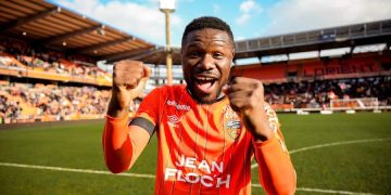 Aiyegun Tosin entre dans l’histoire après le sacre de Lorient en Ligue 2
