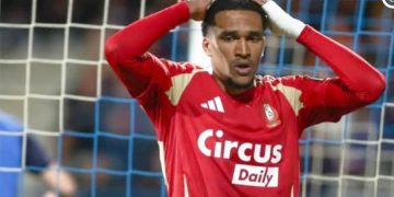 Andréas Hountondji contraint de quitter le terrain, inquiétude pour le Standard et le Bénin