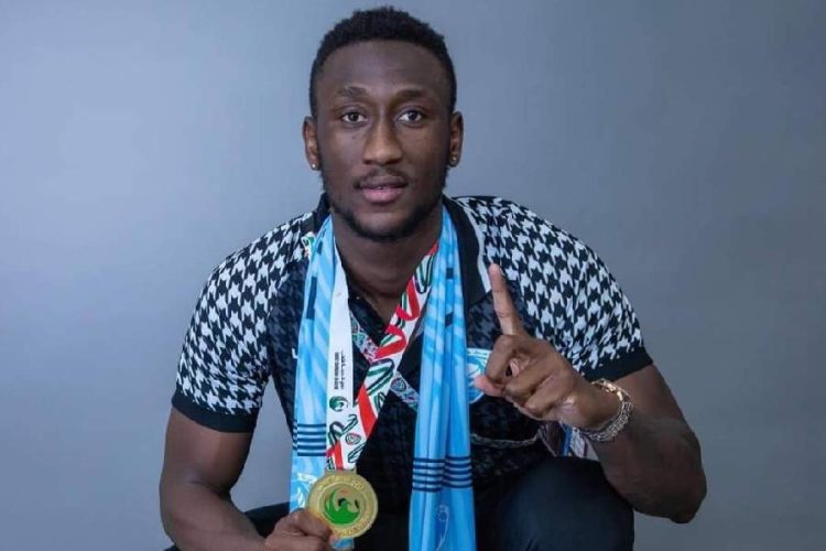 Junior Hochou : « Travail et ambition, ma feuille de route à l’Émirates FC »