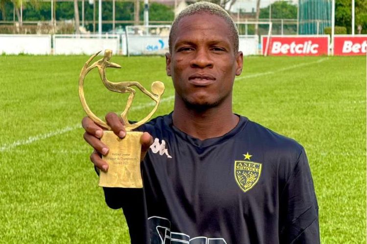 Romaric Amoussou sacré meilleur joueur étranger de la Ligue 1 ivoirienne 2024/25