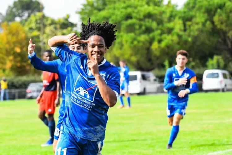 Mael Atindehou choisit l’OL Saint-Liguaire pour continuer sa progression