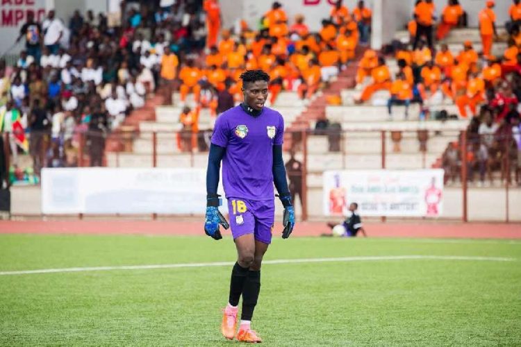 Rahman Karim choisi par le Racing Club d’Abidjan pour renforcer ses cages