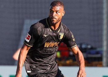 Steve Mounié fait sensation dès son premier match de la saison avec Augsbourg