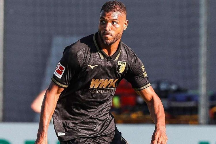 Steve Mounié fait sensation dès son premier match de la saison avec Augsbourg