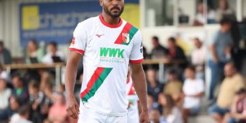 Steve Mounié confirme sa montée en puissance avec Augsbourg