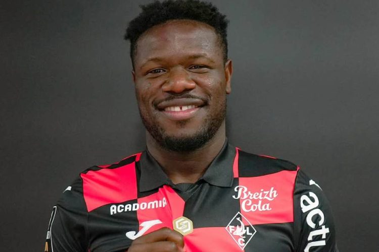 L’entraîneur de Lorient FC applaudit l’évolution de Aiyegun Tosin