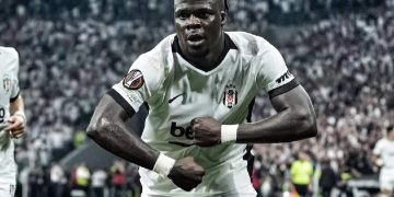 De la Ligue 2 à la Ligue Europa : Comment Junior Olaitan s&rsquo;est imposé comme le nouveau patron de Beşiktaş