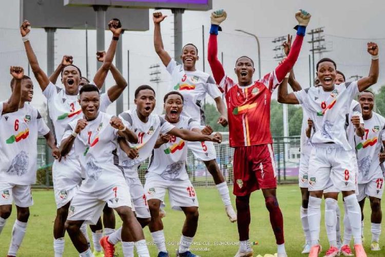Coupe du Monde de Football Scolaire U-18 : Les jeunes Béninois écrasent l&rsquo;Inde et se qualifient pour la suite du tournoi
